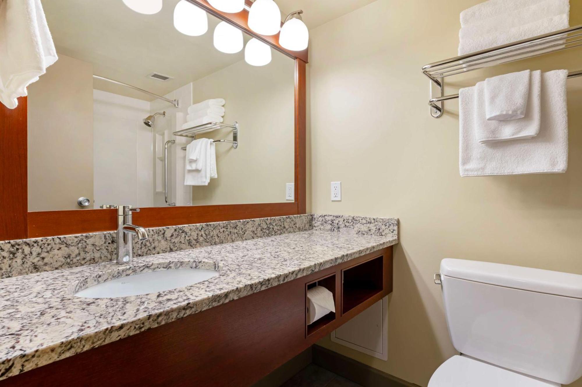 Best Western Plus Barclay Hotel Port Alberni Luaran gambar